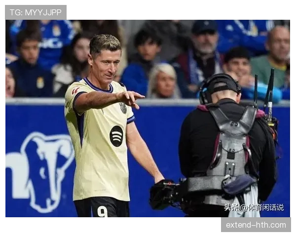 莱万 vs 克洛泽：顶级中锋的进球效率与战术角色对比